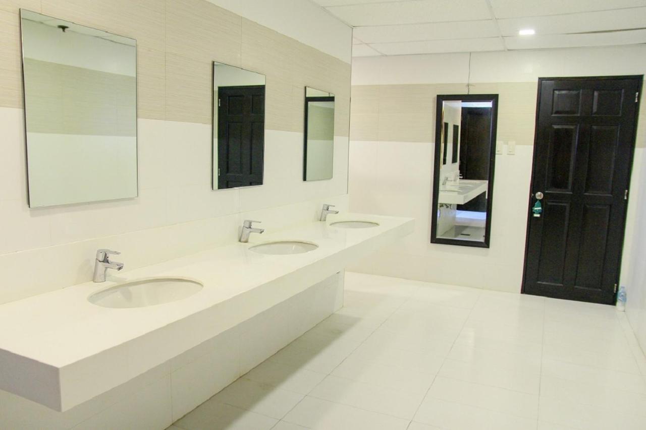 Sugbutel Family Hotel Cebu Екстериор снимка