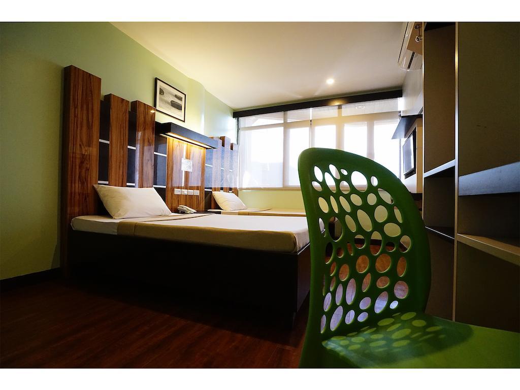 Sugbutel Family Hotel Cebu Екстериор снимка