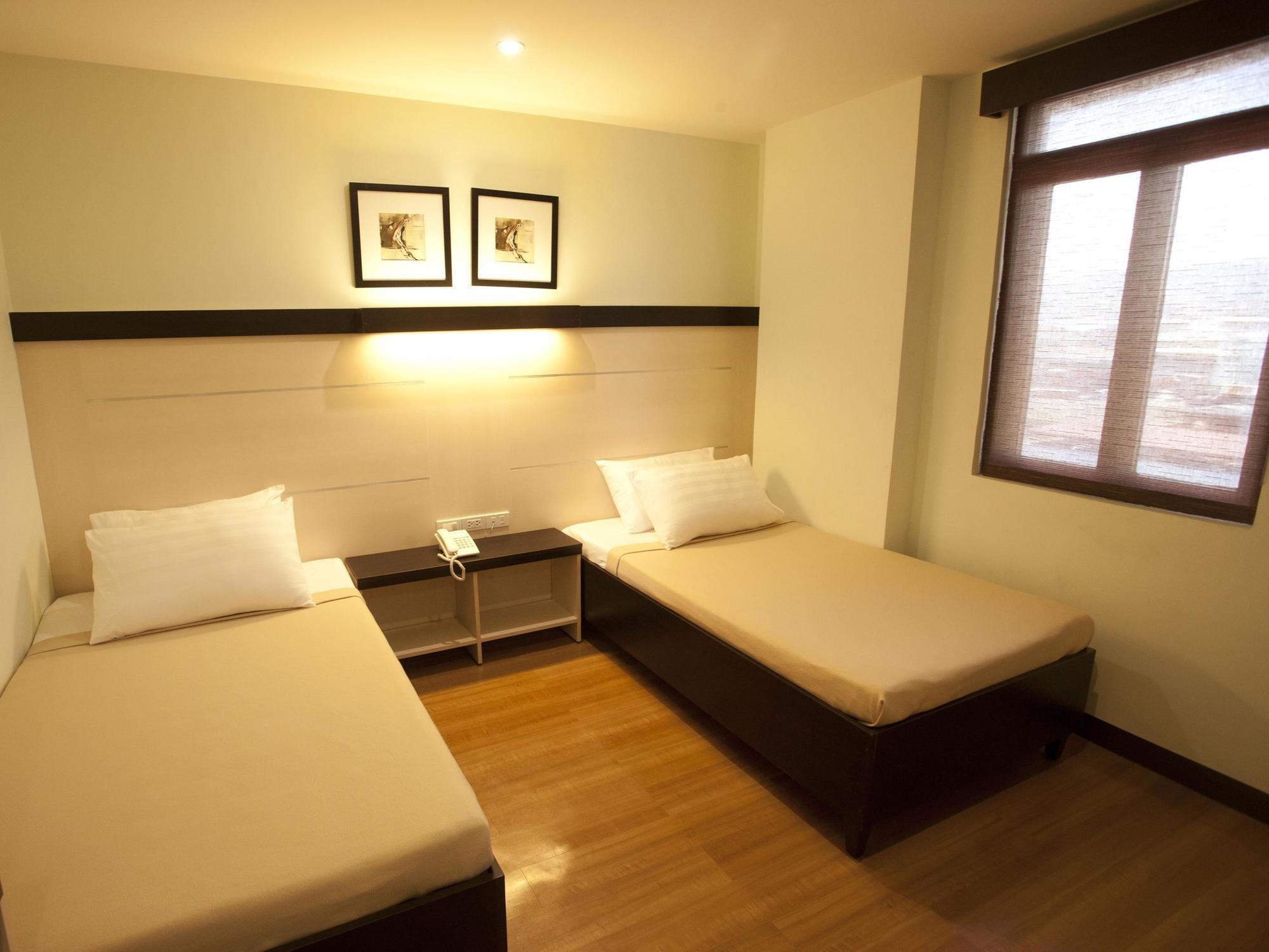 Sugbutel Family Hotel Cebu Екстериор снимка