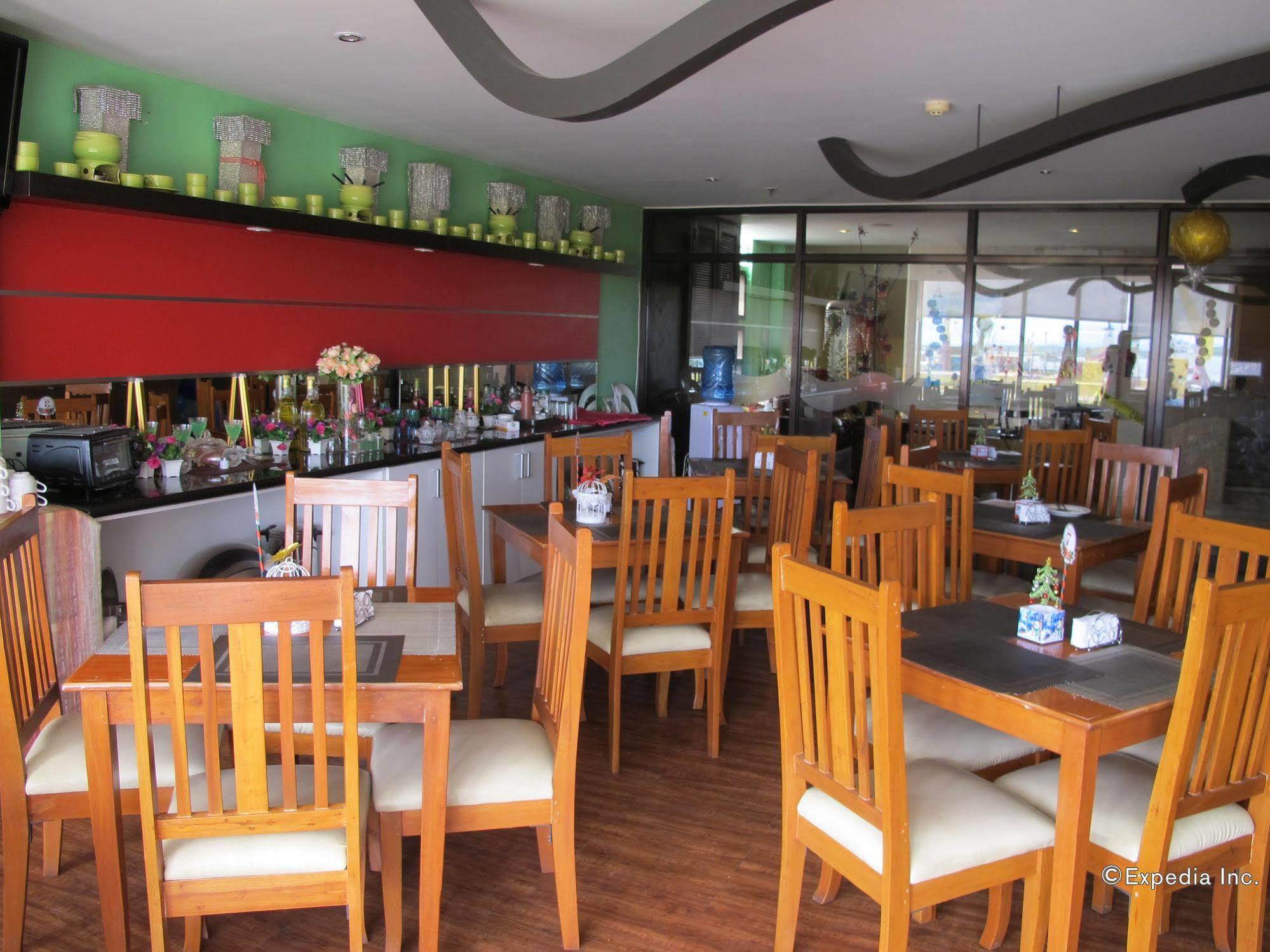 Sugbutel Family Hotel Cebu Екстериор снимка