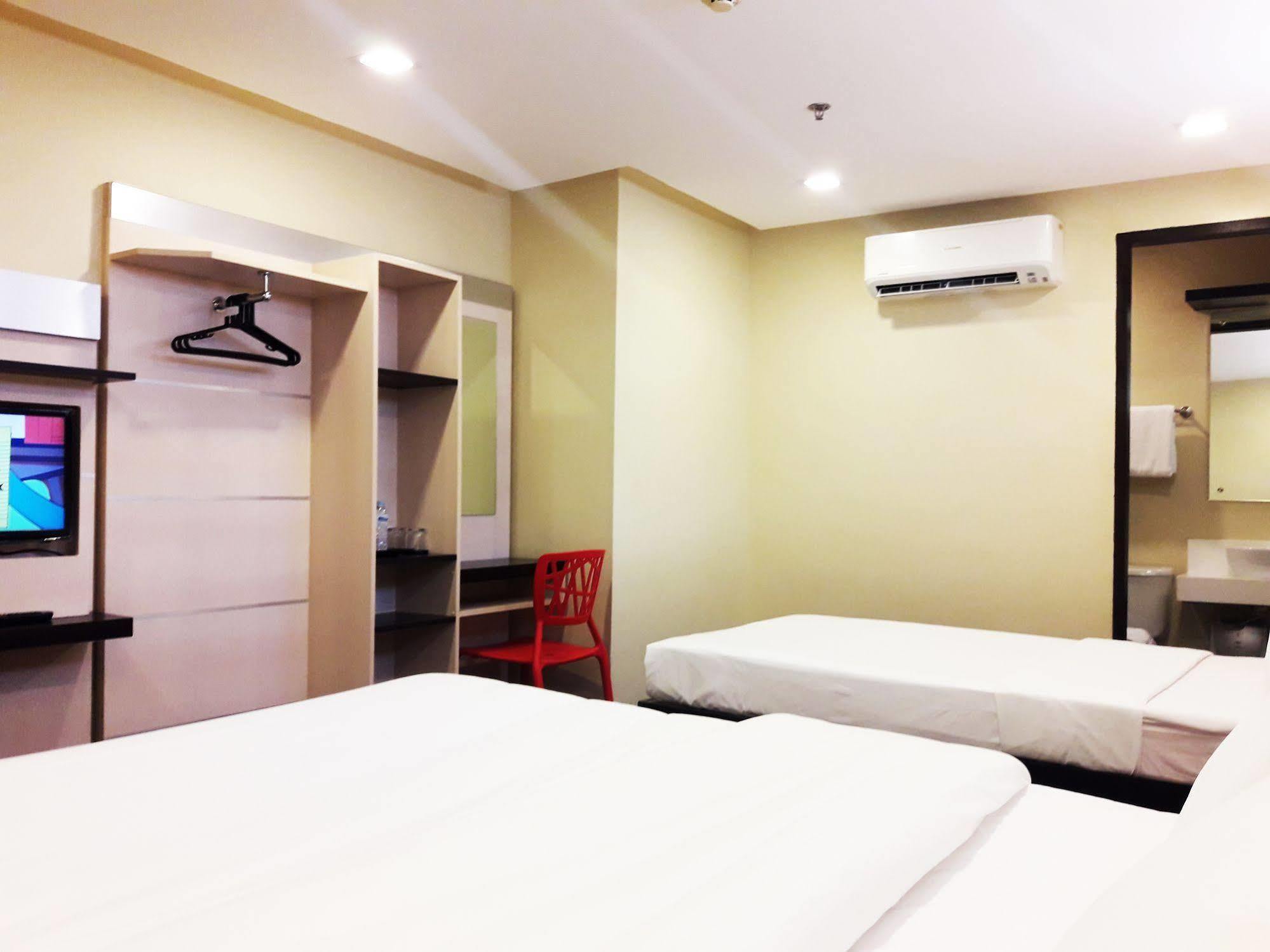 Sugbutel Family Hotel Cebu Екстериор снимка