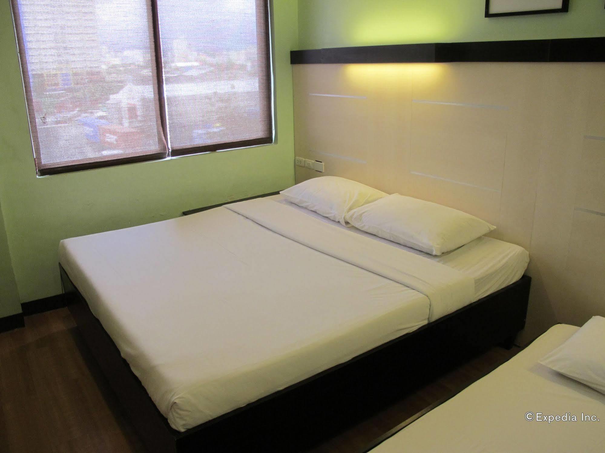 Sugbutel Family Hotel Cebu Екстериор снимка