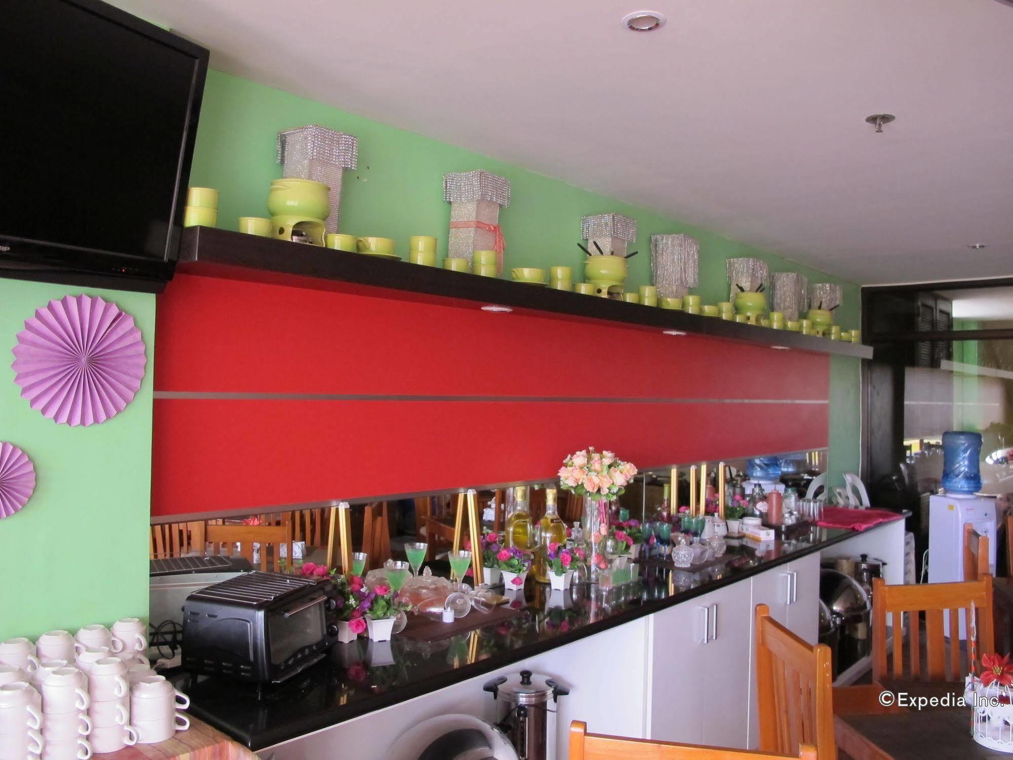 Sugbutel Family Hotel Cebu Екстериор снимка