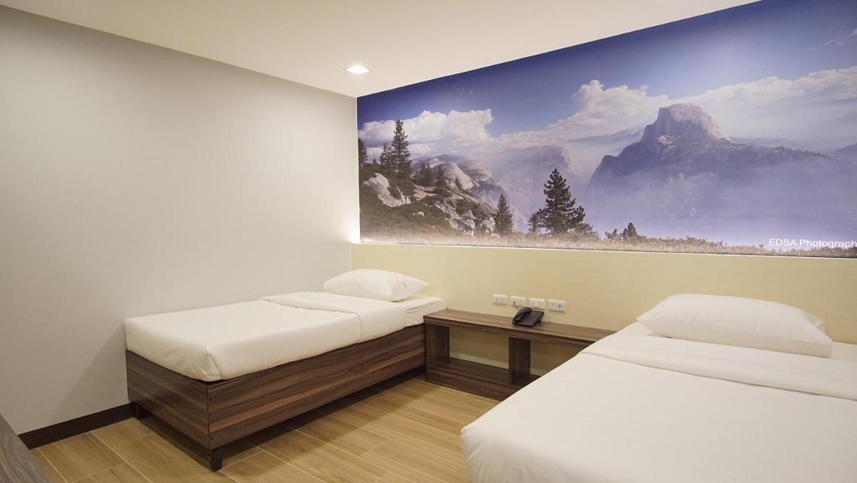 Sugbutel Family Hotel Cebu Екстериор снимка